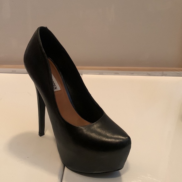 Steve Madden DejaVu Heels - Picture 3 of 5
